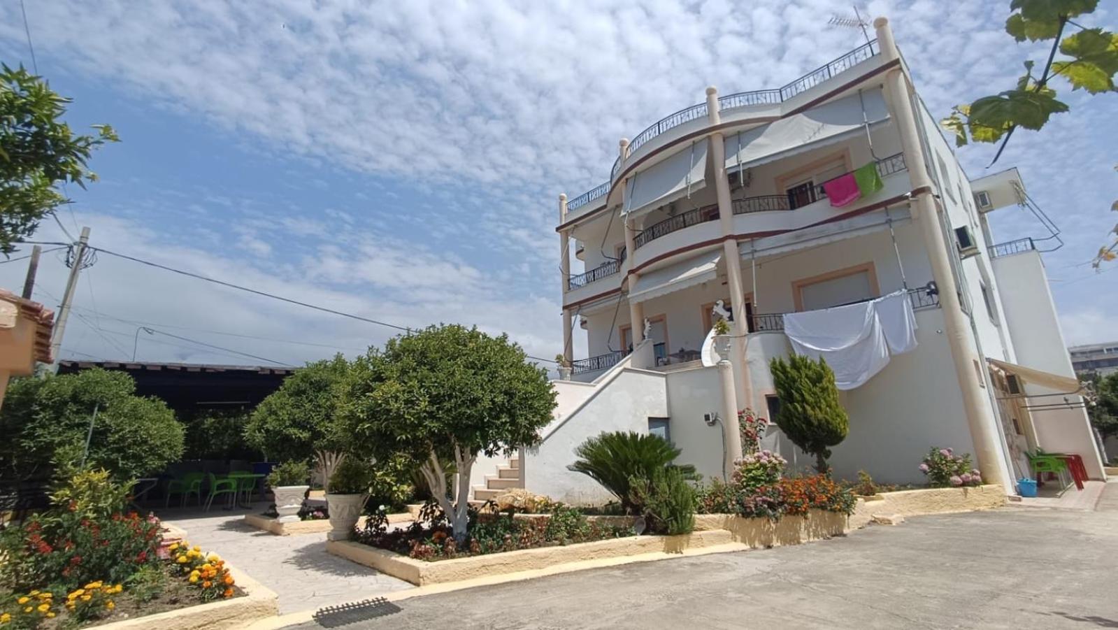 אוריקום Apartments Rudi מראה חיצוני תמונה